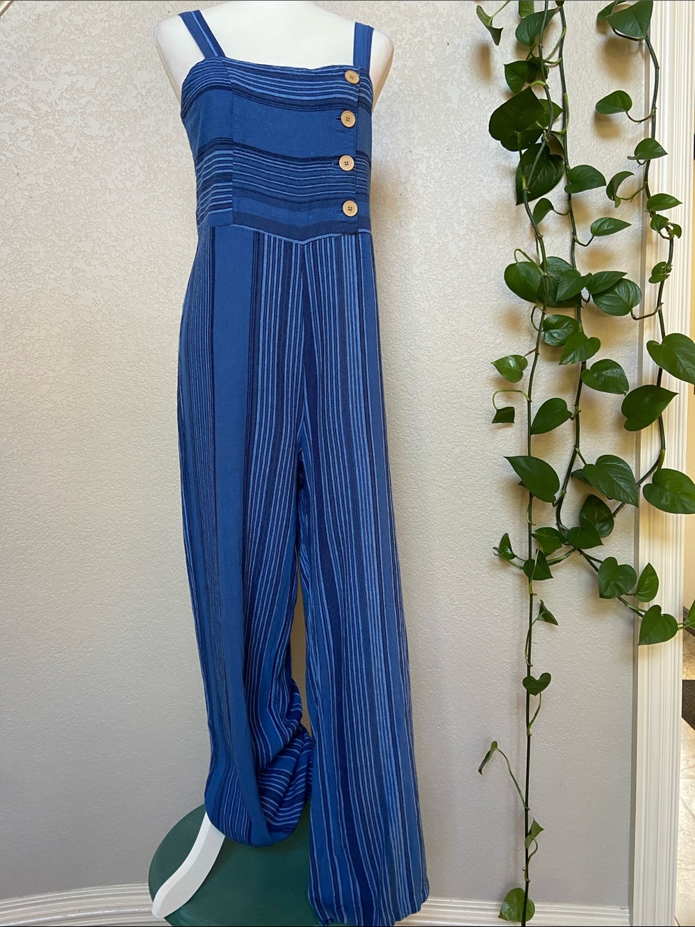 Sale! Indigo Rein Blue Striped Wide-Leg Button-Accent Jumpsuit, size L